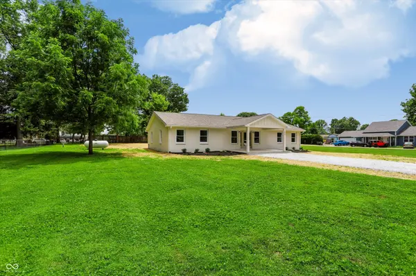 109 W Johnson ST, Fairland, IN 46126