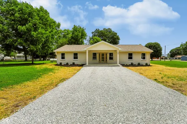 109 W Johnson ST, Fairland, IN 46126