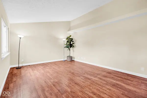 1483 Bridle Way, Columbus, IN 47201