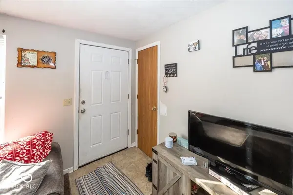 771 775 Kara CT, Greenfield, IN 46140