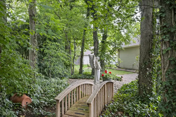 823 Jordan DR, Greenwood, IN 46143