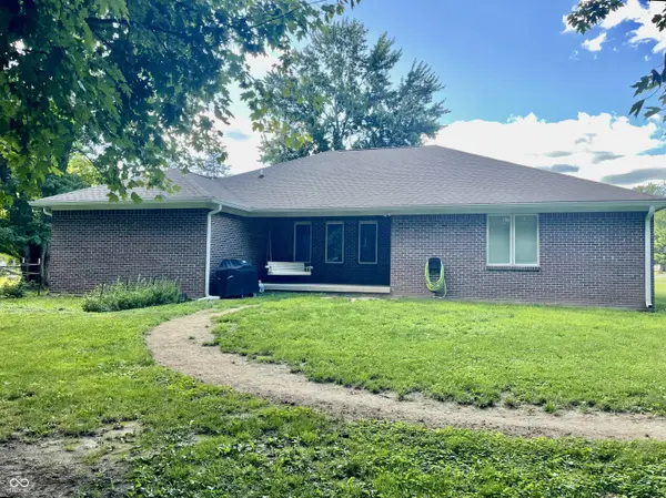 8 U DR, Cloverdale, IN 46120