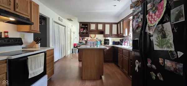 7107 Hearthstone WAY, Indianapolis, IN 46227