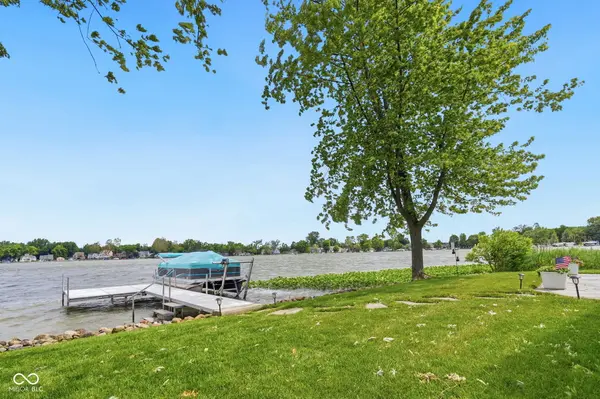 6110 S 520 E, Wolcottville, IN 46795