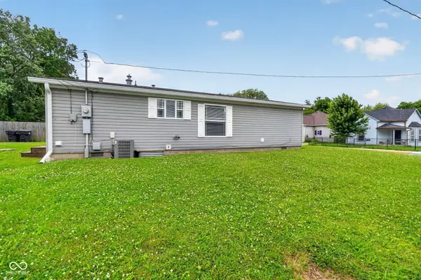 99 N Brewer ST, Greenwood, IN 46142