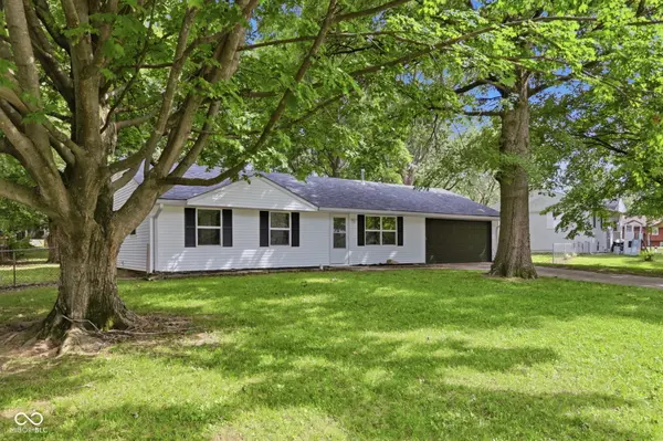 1225 Ridge Top DR, Greenwood, IN 46142