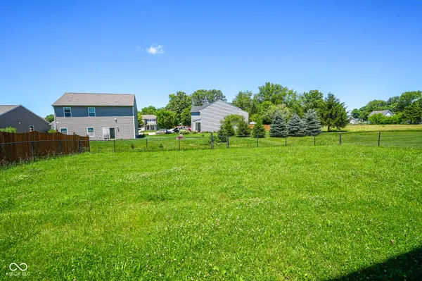 311 Shadetree LN, Sheridan, IN 46069