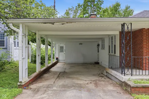 111 Fairfield DR, Shelbyville, IN 46176