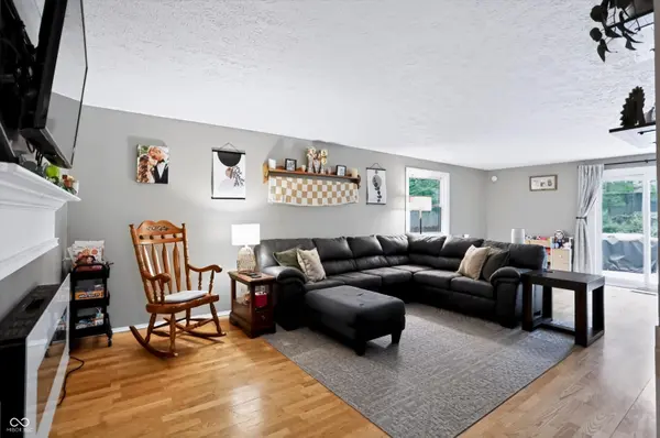 1515 W 75th PL, Indianapolis, IN 46260