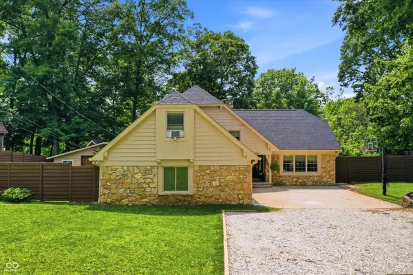 1954 Lakeview DR, Avon, IN 46123