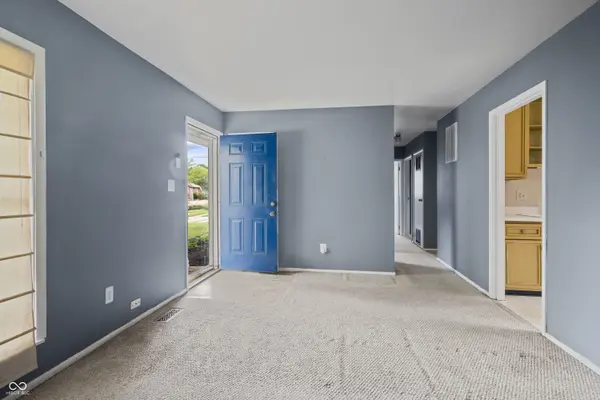 6109 Dartmoor Ct, Indianapolis, IN 46254