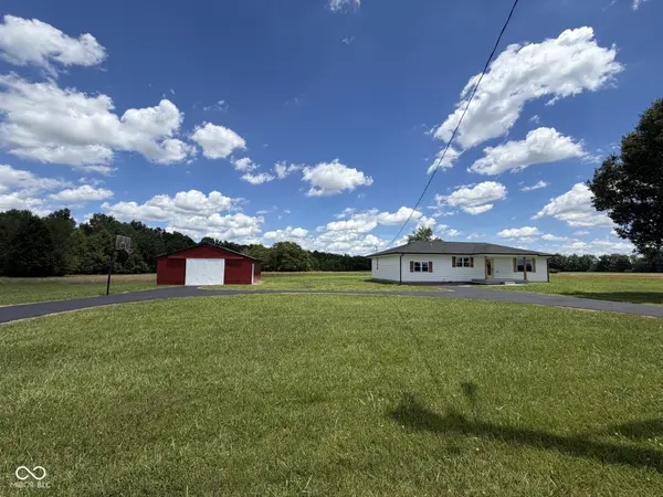 8565 S County Road 950 E, Austin, IN 47102