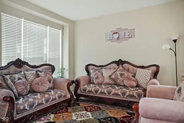 7895 Blue Jay WAY, Zionsville, IN 46077