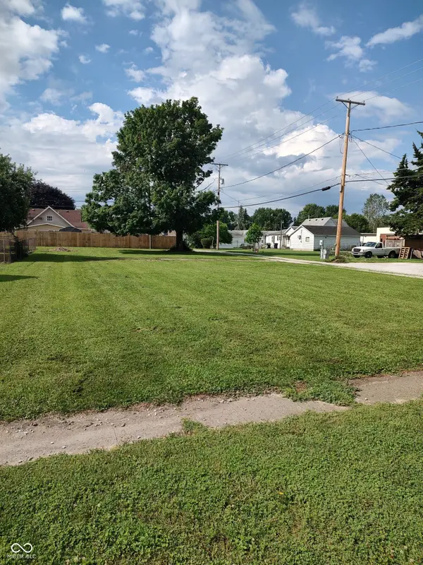 2205 S E ST, Elwood, IN 46036