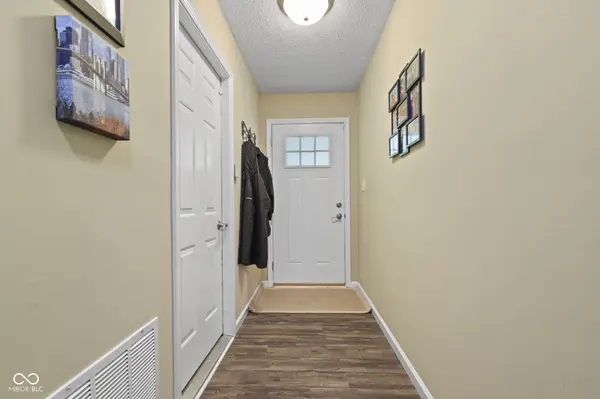 386 Boonesboro RD, Greenwood, IN 46142