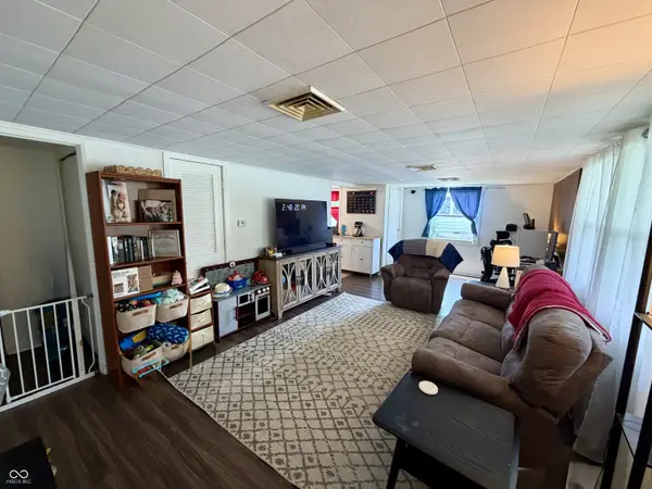 623 E Taylor ST, Ladoga, IN 47954