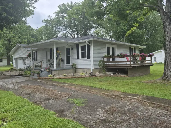 403 S Main ST, Cloverdale, IN 46120