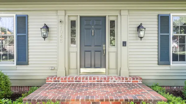 1045 Maxwell LN, Zionsville, IN 46077