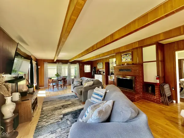 1995 S Main ST, Vallonia, IN 47281