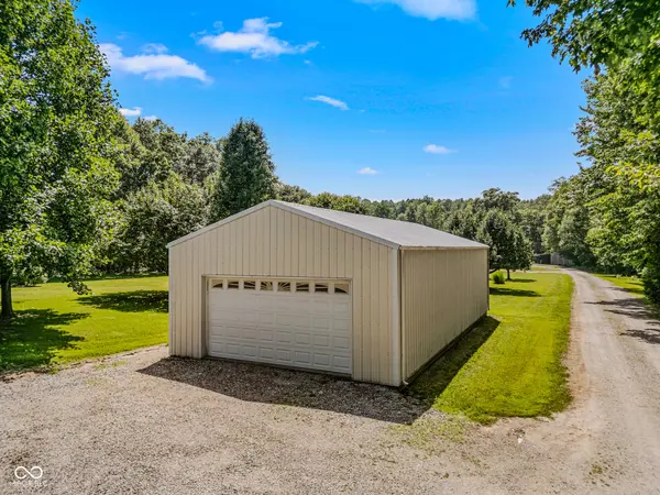 8055 S County Road 175 RD W, Commiskey, IN 47227