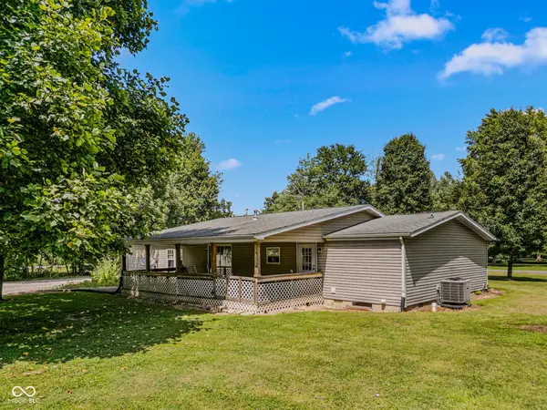 8055 S County Road 175 RD W, Commiskey, IN 47227