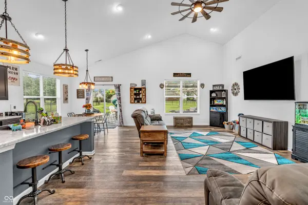 639 Cardinal DR, Jamestown, IN 46147