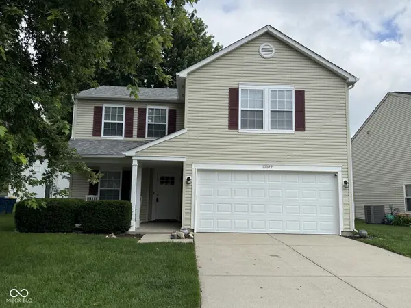 10022 Sapphire Berry LN, Fishers, IN 46038