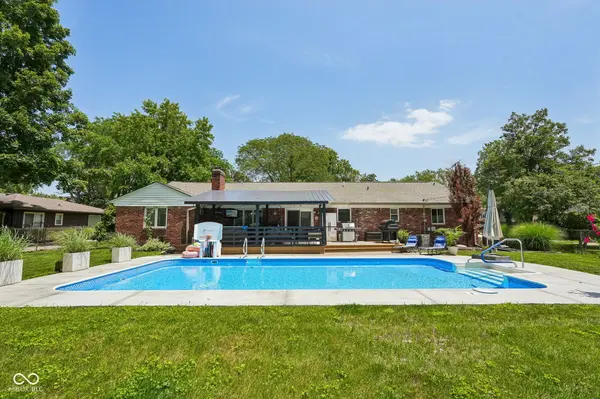 6736 Grosvenor PL, Indianapolis, IN 46220