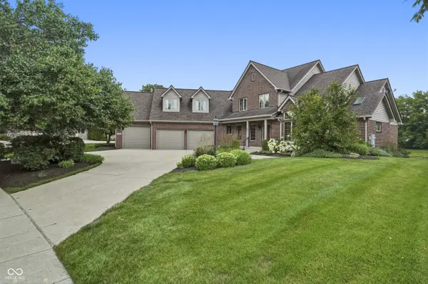 891 Copperwood DR, Carmel, IN 46033