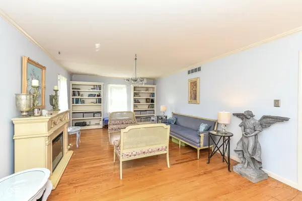 7138 Moorgate RD, Indianapolis, IN 46250