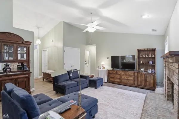 737 Franklin CT, Greenfield, IN 46140