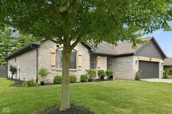 5054 Braemar ST, Avon, IN 46123
