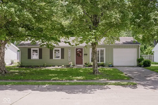 2817 Streamside DR, Columbus, IN 47203