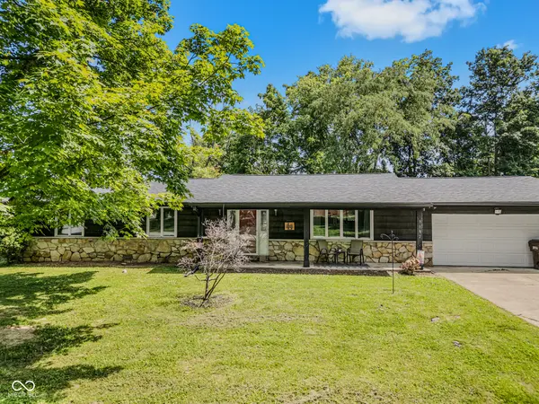 9182 N Cherry Hills DR, Columbus, IN 47201