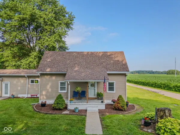 12852 1st ST, Columbus, IN 47203