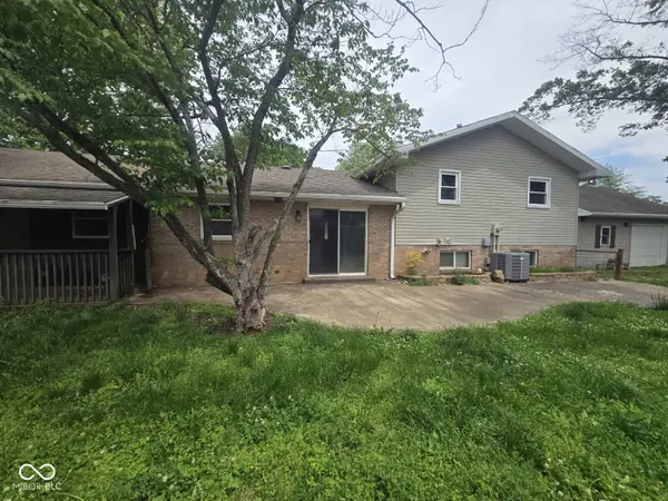 6567 Heather LN, Terre Haute, IN 47805