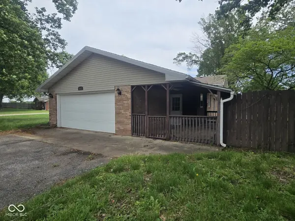 6567 Heather LN, Terre Haute, IN 47805