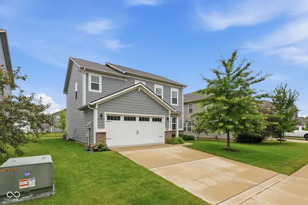 2831 Bannerbrook DR, Westfield, IN 46074