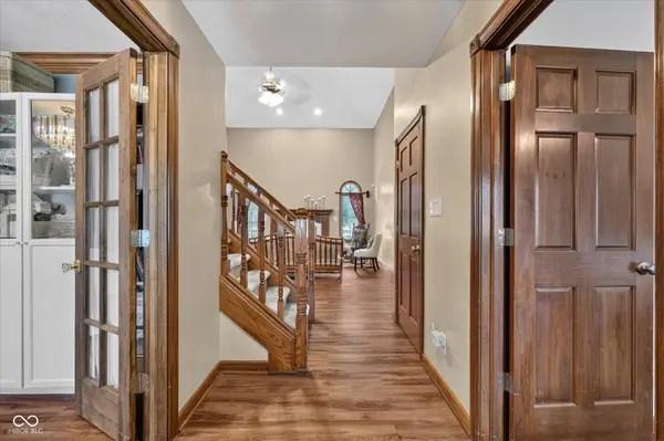 1323 Park Meadow DR, Beech Grove, IN 46107