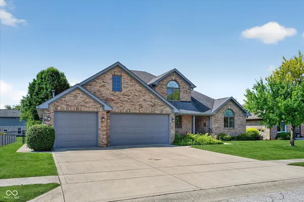 1323 Park Meadow DR, Beech Grove, IN 46107
