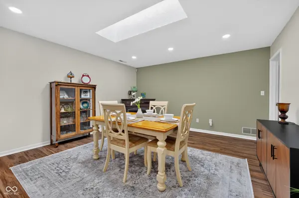 9320 Oak Run East DR, Indianapolis, IN 46260