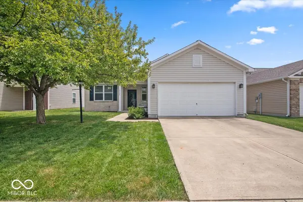 19406 Prairie Crossing DR, Noblesville, IN 46062