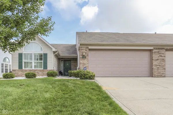 1192 Vicksburg South DR, Greenwood, IN 46143