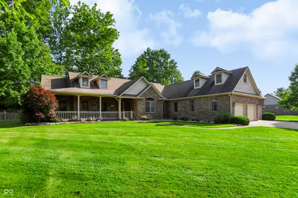 6620 E Rolling Valley CT, Mooresville, IN 46158