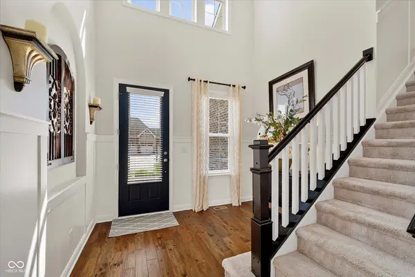 2689 E High Grove CIR, Zionsville, IN 46077