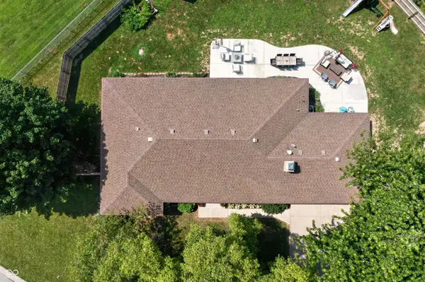 3986 Creekwood DR, Greenwood, IN 46142