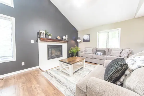 8925 W State Road 46, Columbus, IN 47201