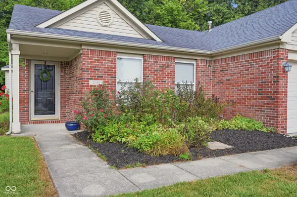 2046 Meadowlark LN, Brownsburg, IN 46112