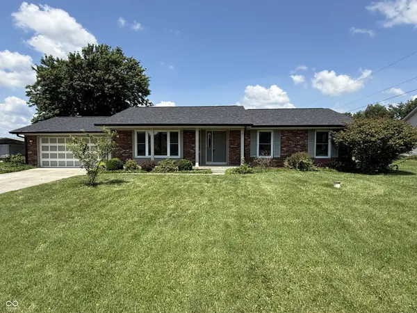 12144 E Oxford DR, Columbus, IN 47203