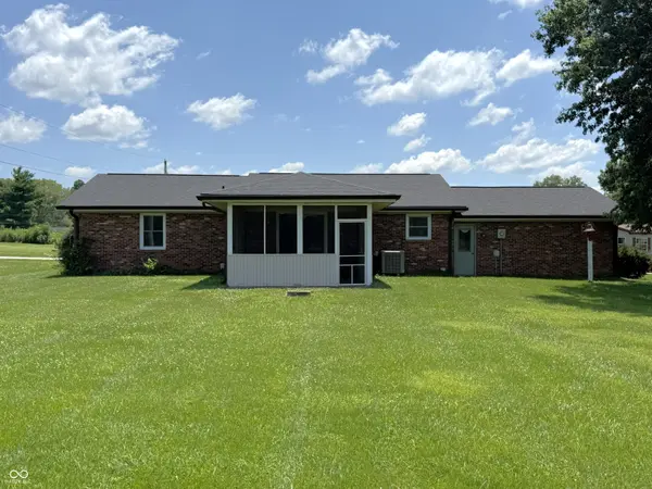 12144 E Oxford DR, Columbus, IN 47203